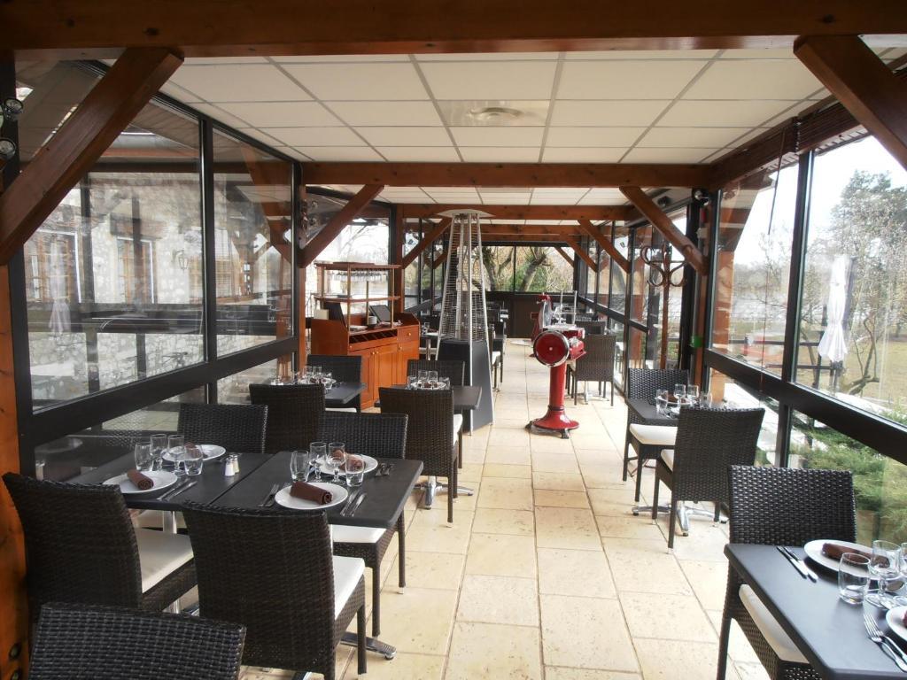Logis Hotel Restaurant La Vieille Ferme, Macon Nord Sancé エクステリア 写真